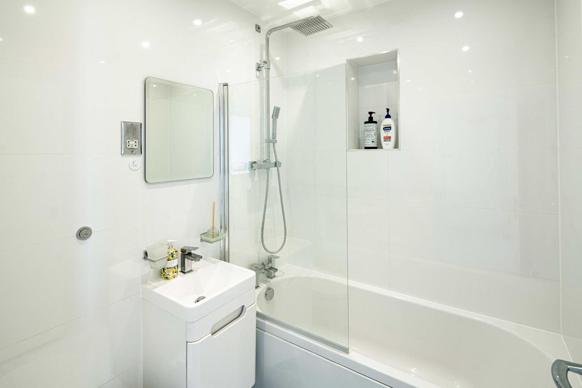 Charming Newly Refurb 2-Bed 2-Bath Whole Apartment Near Hyde Park & Kensington, Prime Paddington Location Zone 1 Londýn Exteriér fotografie